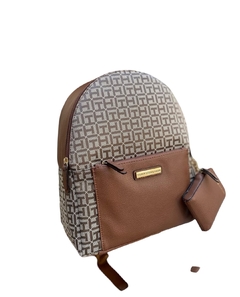 Mochila Tommy Hilfiger Marrom Logo c/ porta moedas - Tamanho Médio - comprar online