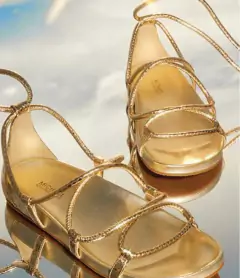 Papete Michael Kors Dourada 7.5 Usa / 36/37 Brasil - comprar online