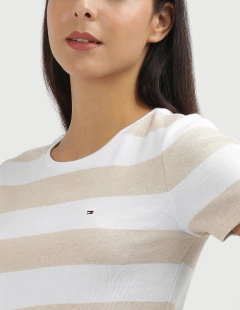 Camiseta Feminina Tommy Hilfiger - TH4975- Bege/Branca - Tamanho GG - loja online