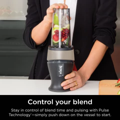 Liquidificador Ninja Fit Single Serve Blender na internet