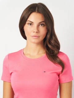 Camiseta Feminina Tommy Hilfiger Pink - TH008 - Tamanho PP - Mimos de Orlando