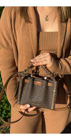 Bolsa Michael Kors Mina Small Signature Logo Marrom na internet