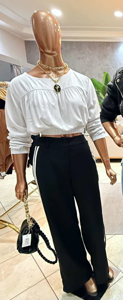 Cropped Núbia na internet