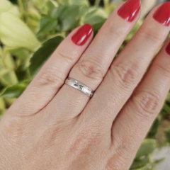 Anel Aliança Com Textura Banho Ródio Branco