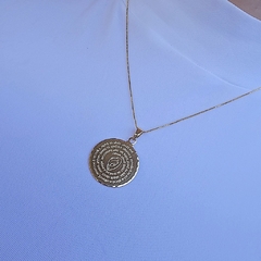 Colar Medalha Ave Maria Banho Ouro 18k na internet