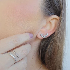 Brinco Ear Cuff 2 Pinos com Zircônias Brancas Banho Ródio Branco na internet
