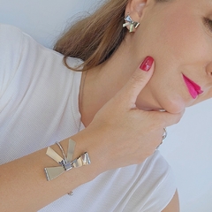 Bracelete Laço Espelhado Banho Ródio Branco - loja online