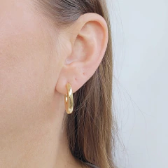Brinco Argola de Pino Espelhada Formato Oval Folheado Ouro 18K na internet