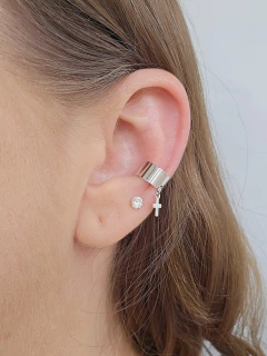 Piercing Espelhado com Pingente Cruz Banho Ródio Branco - Semijoias em Brincos, Colares, Anéis e Pulseiras | Lua Mia Semijoias