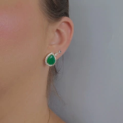 Brinco Gota Fusion Esmeralda Cravejada Zircônias Brancas Banho Ouro 18K na internet