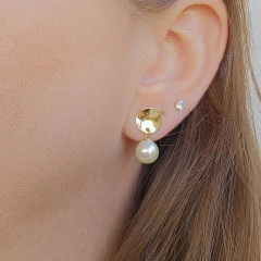 Brinco Ponteira Côncava e Pérola Banho Ouro 18K