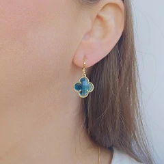 Brinco Argola Pingente Inspiração Trevo de Cristal Azul Turquesa Banho Ouro 18K