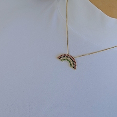 Colar Pingente Arco-Íris Cravejado de Zircônias Coloridas Banho Ouro 18K - comprar online
