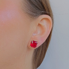 Brinco Quadrado Grande Zircônia Rubi Banho Ouro 18K - Semijoias em Brincos, Colares, Anéis e Pulseiras | Lua Mia Semijoias
