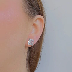 Brinco Quadrado Grande Zircônia Branca Banho Ródio Branco na internet