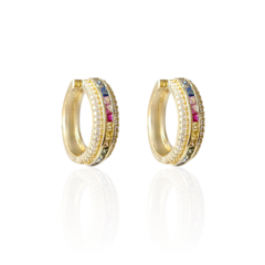 Brinco Argola 1 Faixa Cravejada com Zircônias Coloridas e 2 Faixas de Zircônias Brancas Banho Ouro 18K