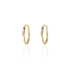 Brinco Argolinha Torcida Oval Banho Ouro 18K - comprar online