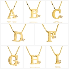 Colar Inicial Letra com Ponto de Luz Banho Ouro 18k - comprar online