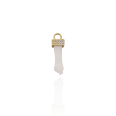 Pingente Figa Madrepérola com Cravação de Zircônias Brancas Banho Ouro 18K - comprar online