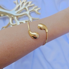 Bracelete Gota Curvada Abaulada Banho Ouro 18K - comprar online