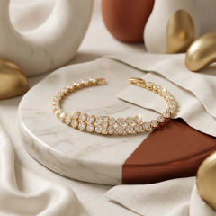 Pulseira Riviera Floral Zircônias Brancas e Miolo Branco Folheada a Ouro 18k - Semijoias em Brincos, Colares, Anéis e Pulseiras | Lua Mia Semijoias