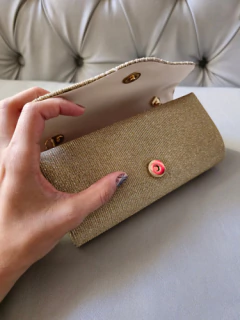 Cartera BRILLO PLISADA en internet