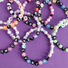 Pulseras Seventeen en internet