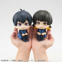 Imagen de Figuras simil Look Up de Blue Lock