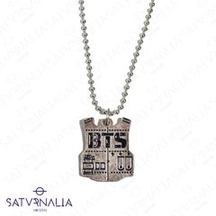 Collar BTS (primer logo)