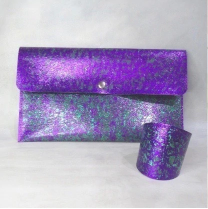 Sobre Manhattan con pulsera (Violeta)