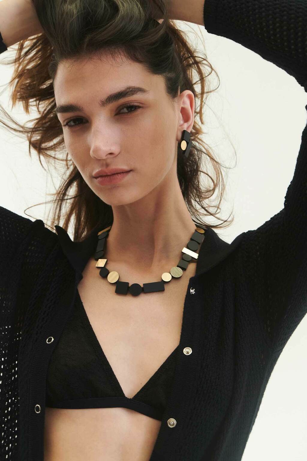 Collar Bauhaus Round - Negro / Oro thumbnail 3