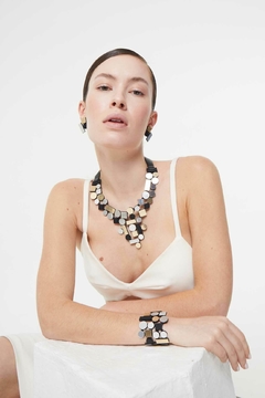 Collar Bauhaus V en internet