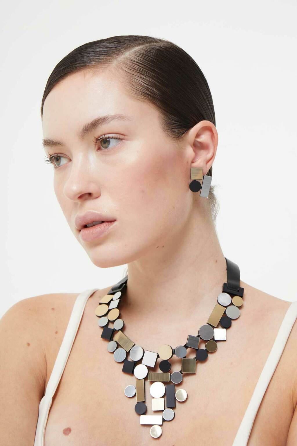 Collar Bauhaus V thumbnail 3
