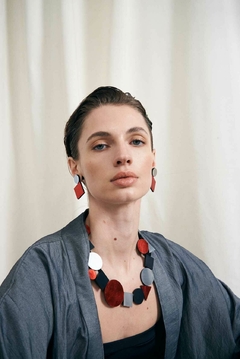 Collar Bauhaus Geo - Plata/Negro/Rojo - comprar online