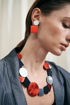 Collar Bauhaus Geo - Plata/Negro/Rojo