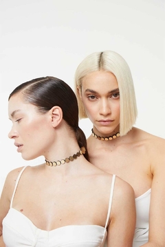 Collar Abstraction Choker Simple - Oro en internet