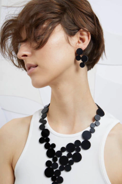 Aros Abstraction Metallics Small - Negro en internet
