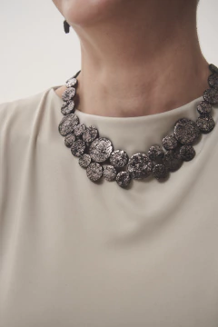 Collar Abstraction Small Cuero - Peltre - comprar online