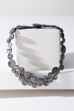 Collar Abstraction Small Cuero - Peltre - tienda online