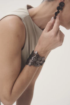 Brazalete Abstraction Asymmetric Cuero - Peltre en internet