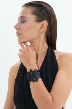 Brazalete Abstraction Acrylic Asimétrico - Negro