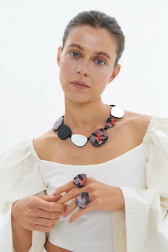 Collar Frame Stones Paint - Iskin Sisters
