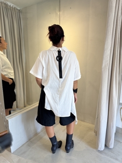 Blusa Oversize Blanca Irregular - Upcycled - tienda online