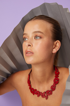 Collar Kate Leaves Medium - Rojo