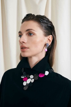 Collar Organic Reflections V - Plata/Negro/Fuchsia/Peltre - comprar online