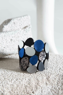 Brazalete Organic Reflections - Plata/Negro/Peltre/Azul