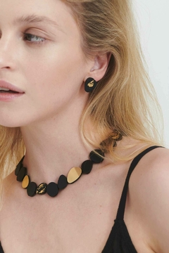 Collar Organic Reflections Round - Negro/ Oro - Iskin Sisters