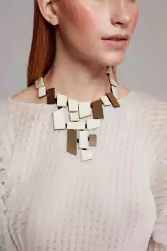 Imagen de Collar Piet en V - Oro & Blanco