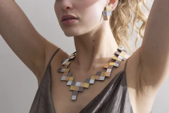 Collar Pixel V - Metalic en internet