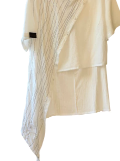 Blusa Oversize Blanca Irregular - Upcycled
